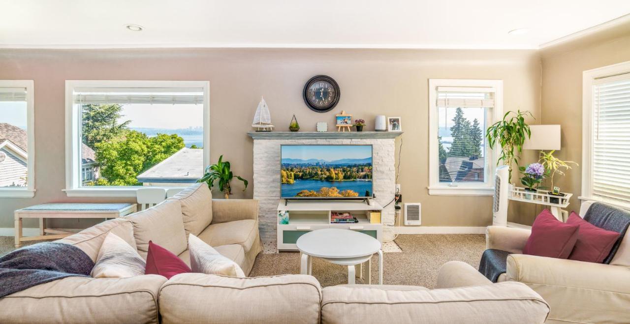 Sunrise On Lake Washington Holiday home